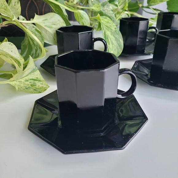 Arcoroc Octime Black Glass Octagon Coffee Mugs Cups & Saucers France Set of 6 - Picture 4 of 5